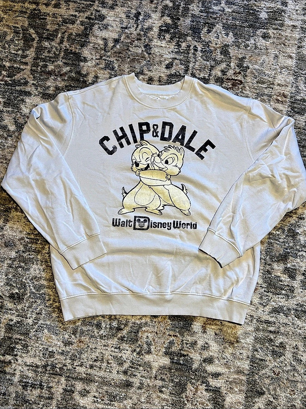 Walt Disney World Chip & Dale Graphic Sweatshirt Size Large